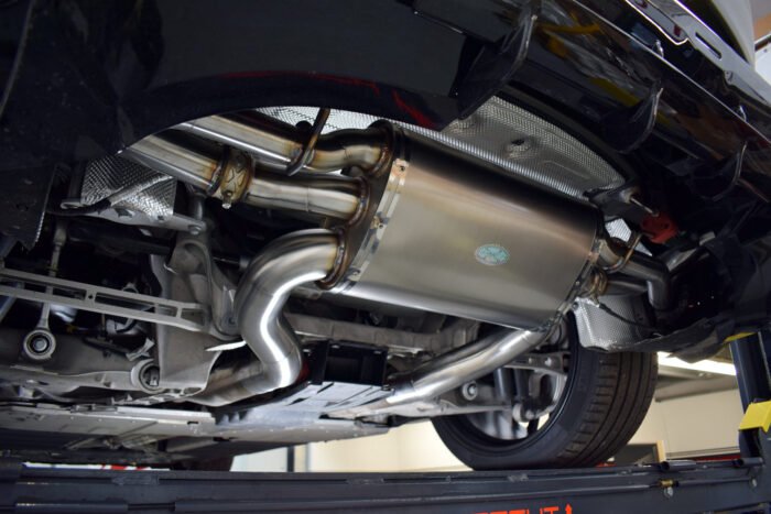 quicksilver-exhaust-system-Aston-Martin-DBX