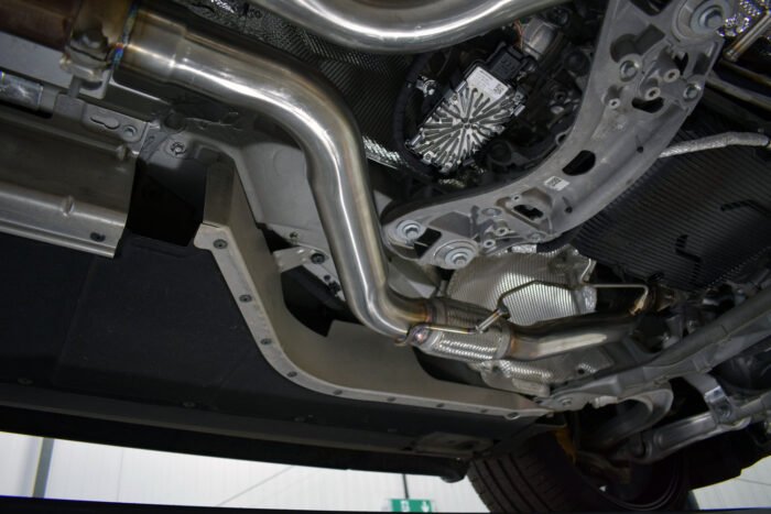 quicksilver-exhaust-system-Aston-Martin-DBX